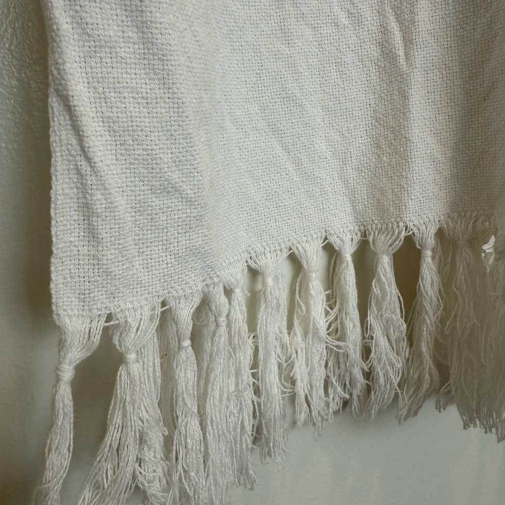 Lola Y Tula | White Blanket Dress - Picture 7 of 9